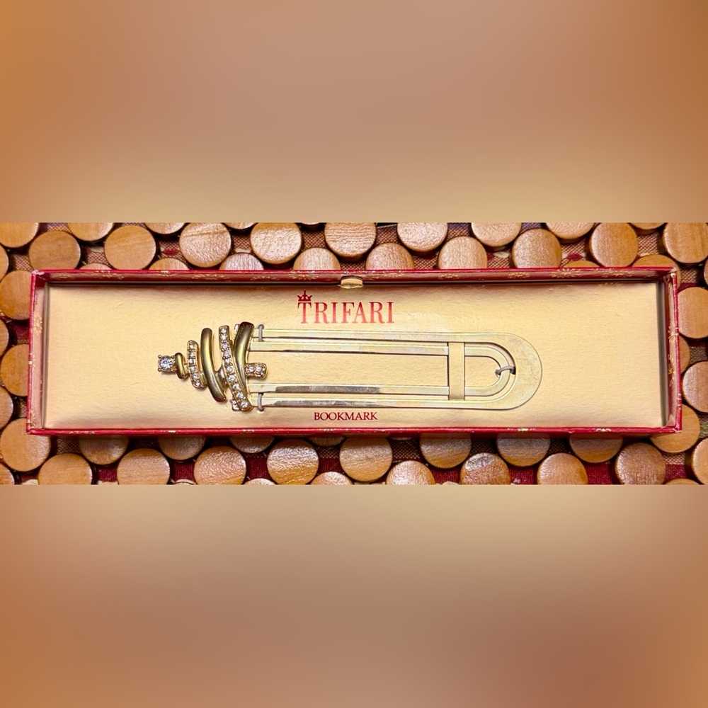 🎄📚 Vintage Trifari Gold Tone Christmas Tree Bookmark, NIB! 4.5” x 1” - UNIQUE!📚🎄